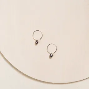 Basic Small Silver Hoop Earrings with Black Pearl - 13mm