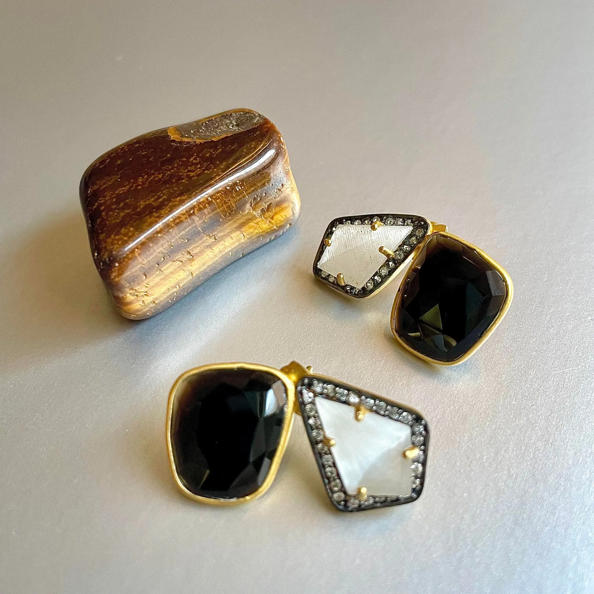 Catalina Studs With Black Onyx/Moonstone