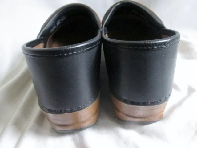 EUC Womens DANSKO Suede Leather Clogs Shoes Slip-On Mules BLACK 41 10.5 BROWN Cutout