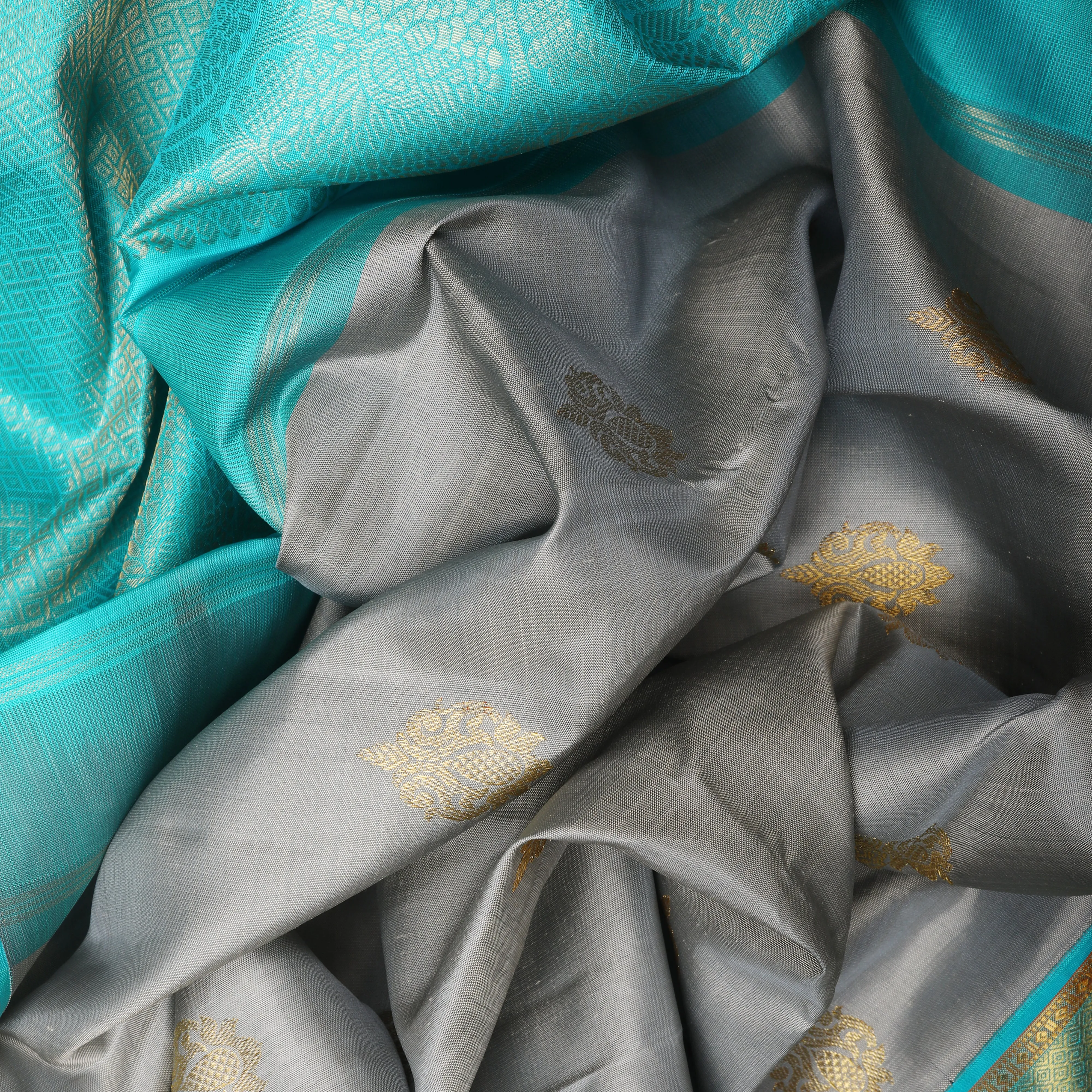 Handwoven Grey with Blue  Kanjivaram Silk Saree - 481T002848DSC