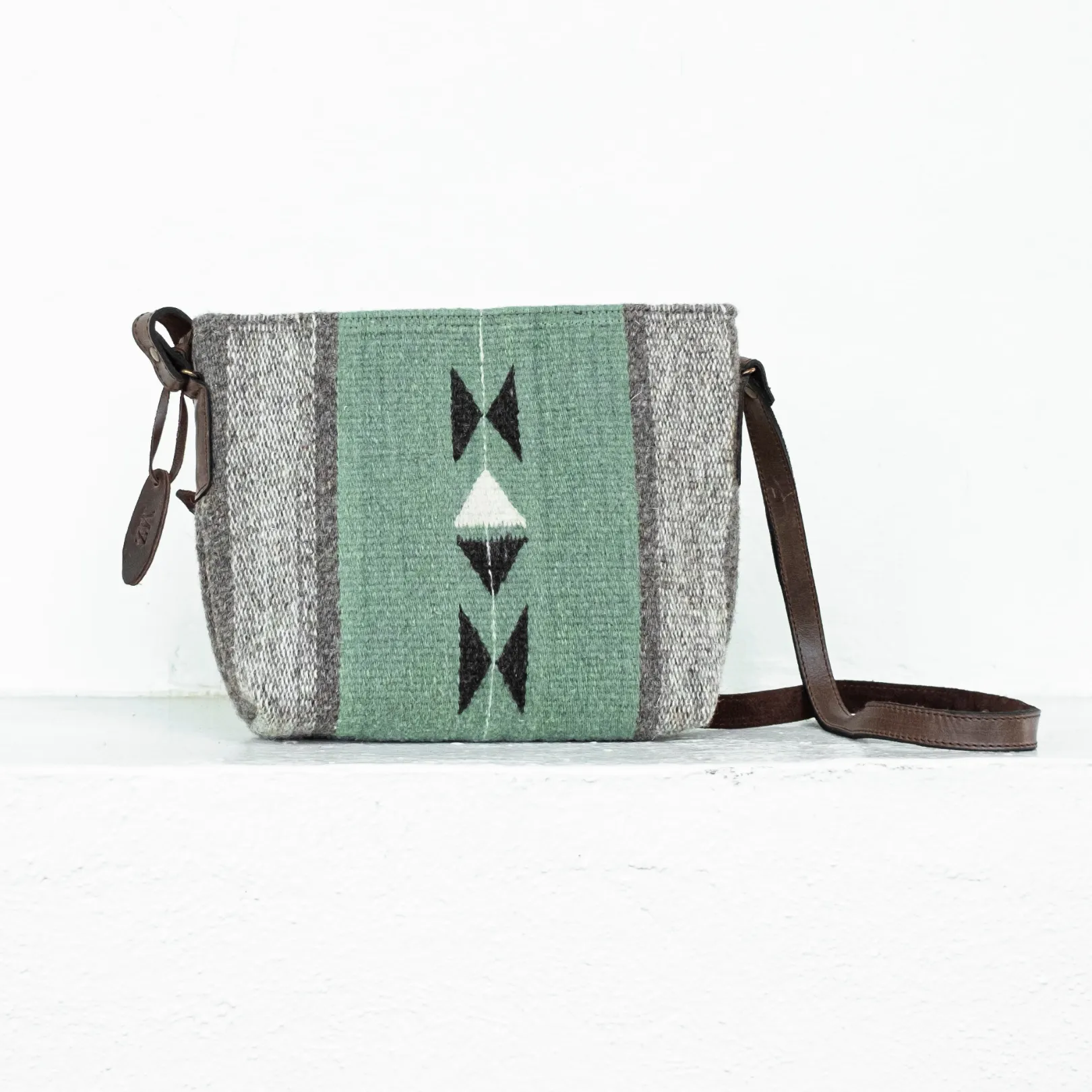 Raizes Crossbody