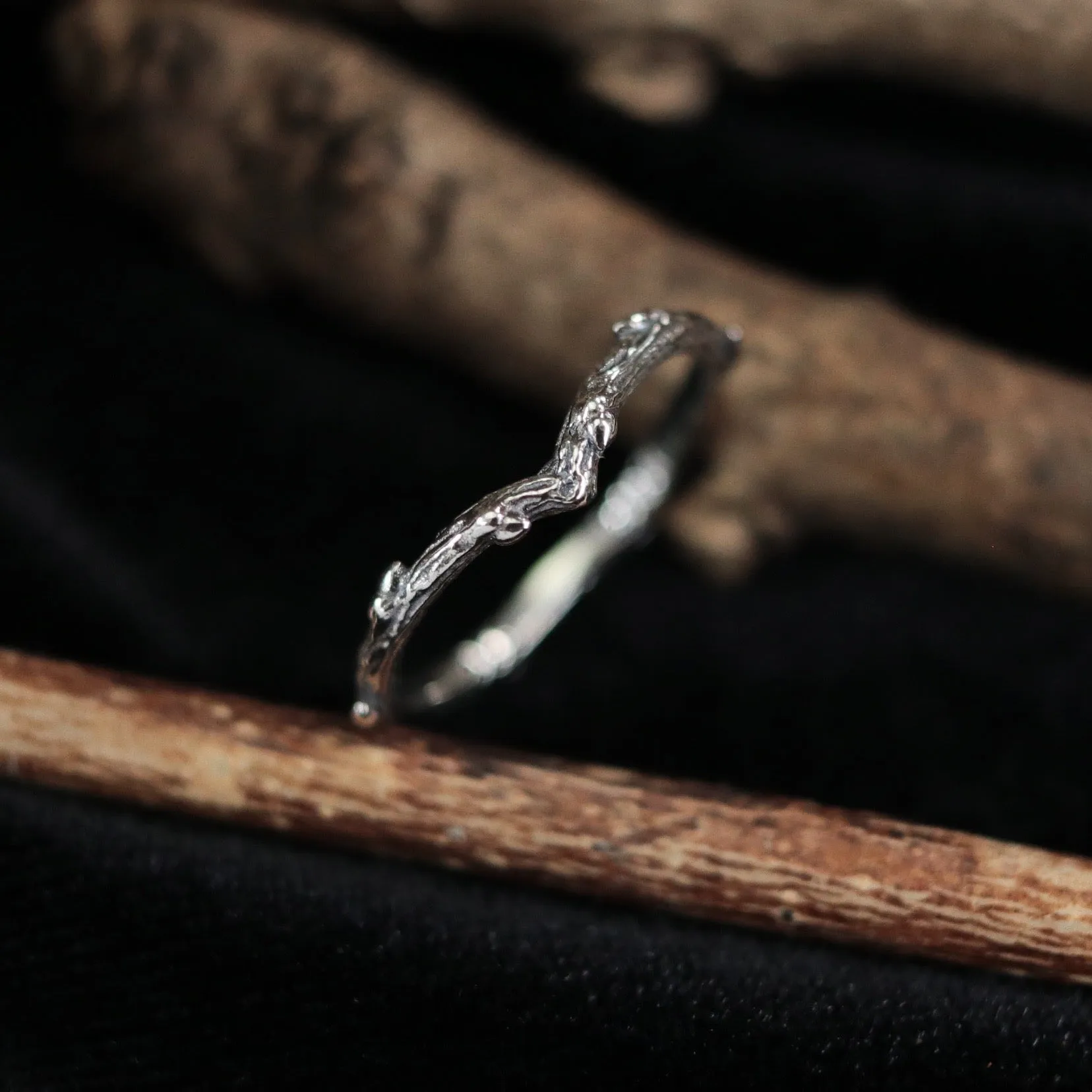 Silvestre Single Wishbone Gothic Thorn Branch Ring