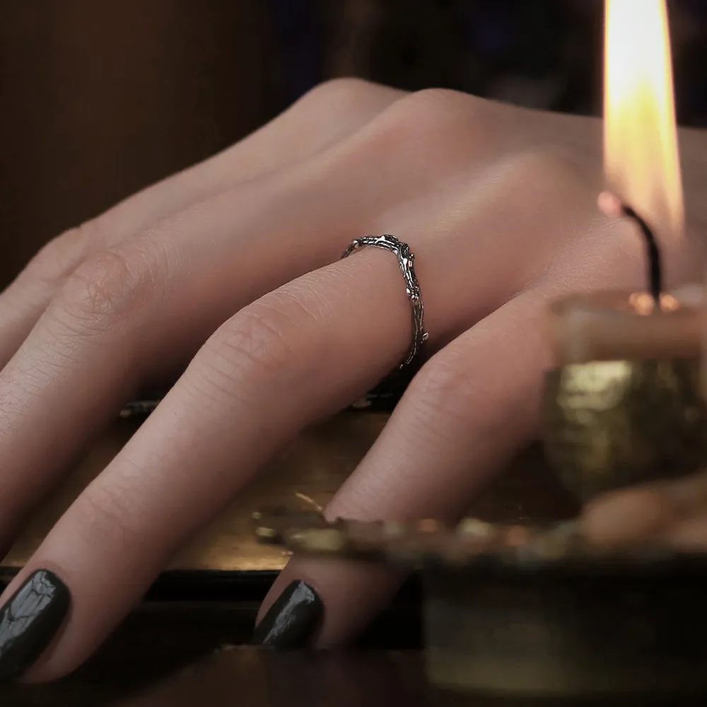 Silvestre Single Wishbone Gothic Thorn Branch Ring