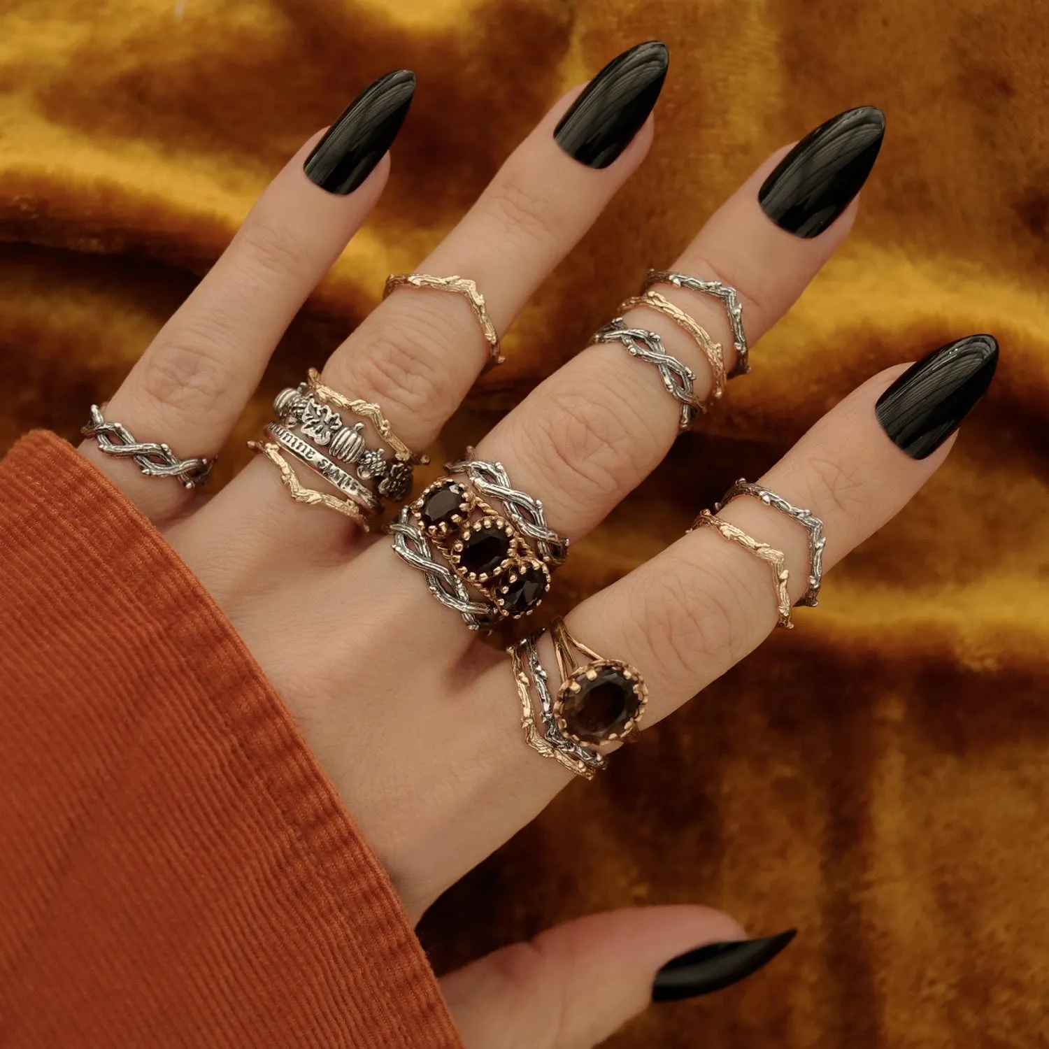 Silvestre Single Wishbone Gothic Thorn Branch Ring